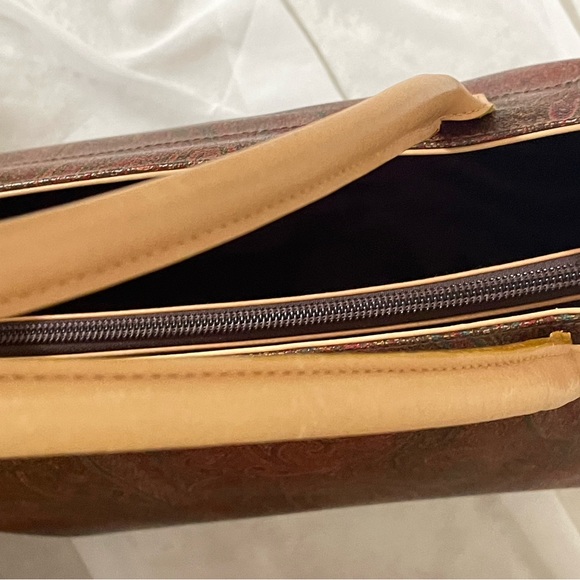 **SOLD** Vintage Etro Iconic Paisley Shoulder Bag - Picture 3 of 16